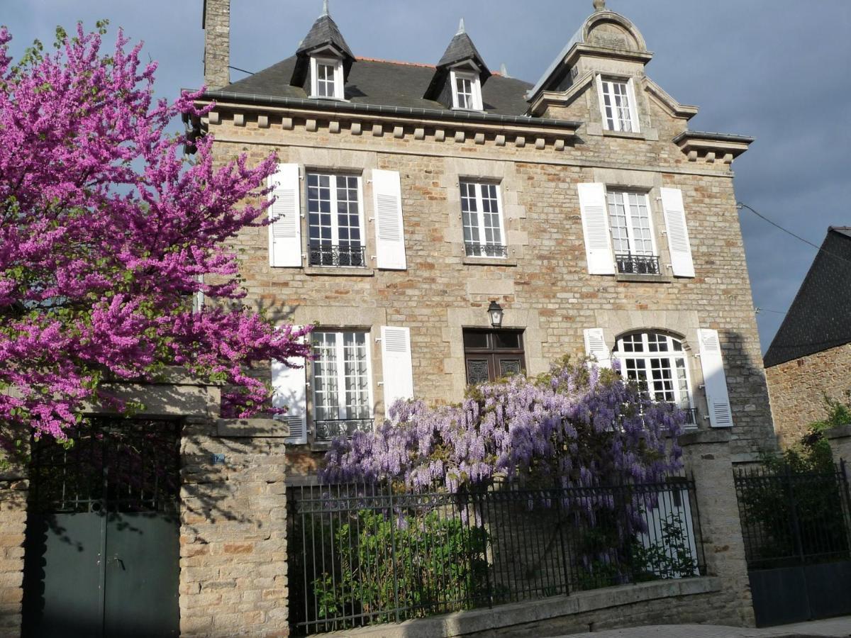 Bed and Breakfast Le 14 St Michel Josselin Exteriér fotografie