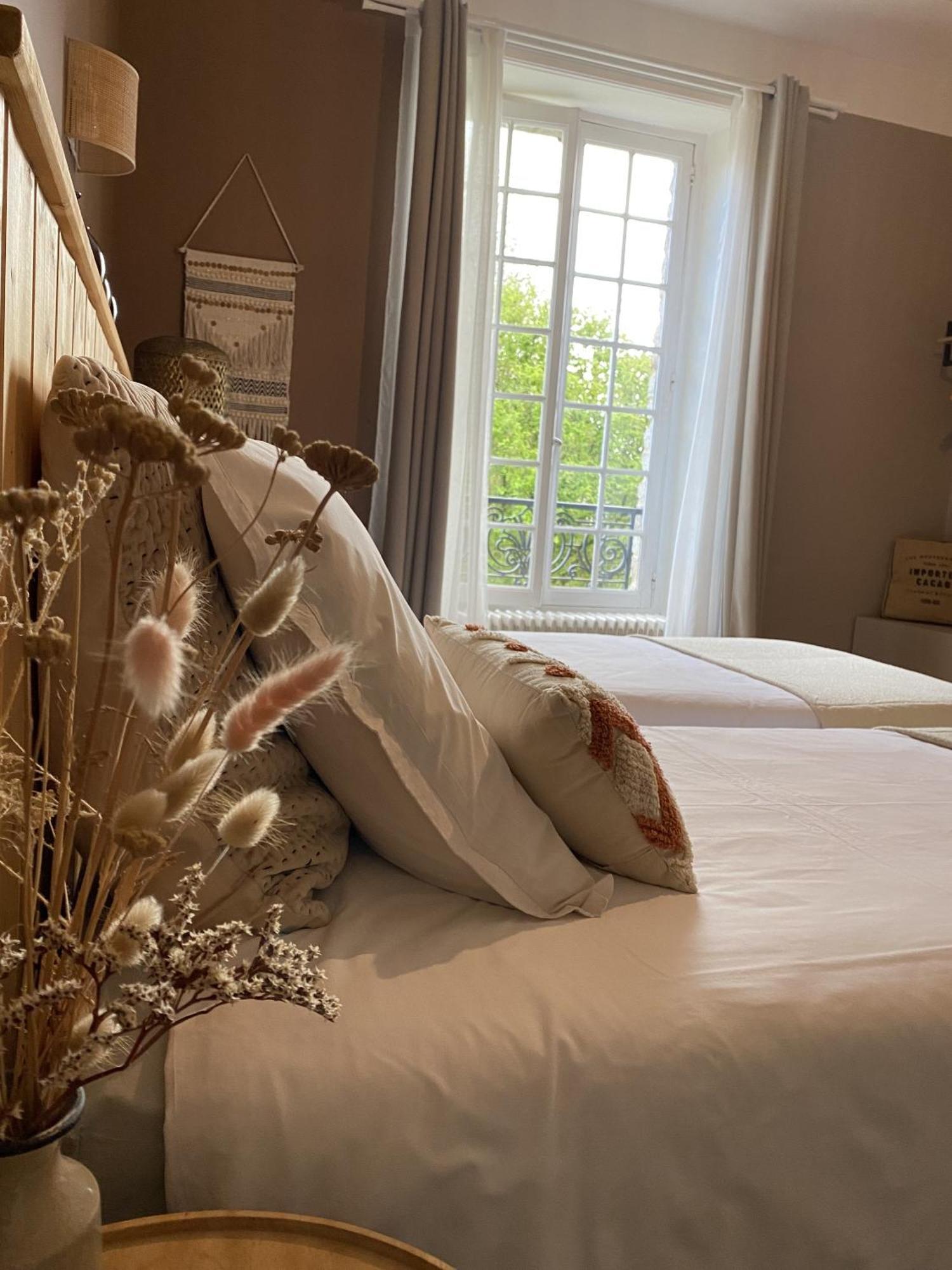 Bed and Breakfast Le 14 St Michel Josselin Exteriér fotografie