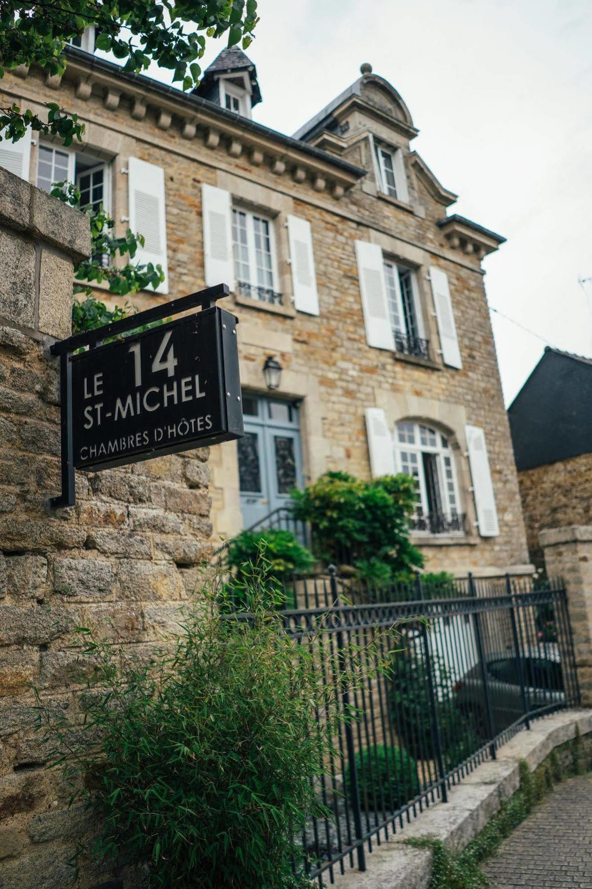 Bed and Breakfast Le 14 St Michel Josselin Exteriér fotografie