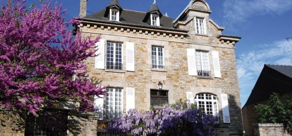 Bed and Breakfast Le 14 St Michel Josselin Exteriér fotografie